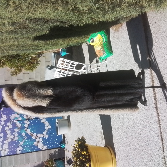 Custom Abrahamsons Mink And Fox Coat Not Off the Rack - Picture 4 of 15